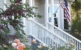 Yosemite Rose Bed And Breakfast